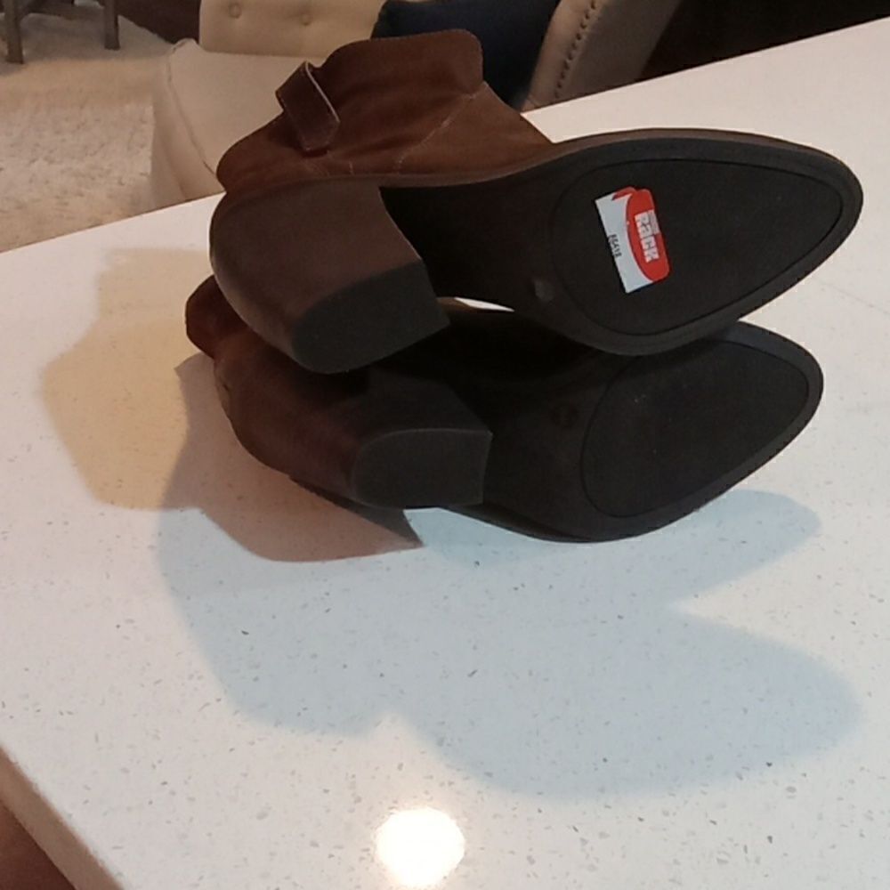 Lucky Brand Loxona dark brown suede leather side zip ankle bootie size 6.5 NWT - Picture 8 of 8